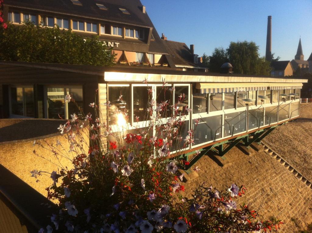 Les Ondines Hotel Les Hauts-d'Anjou Eksteriør billede